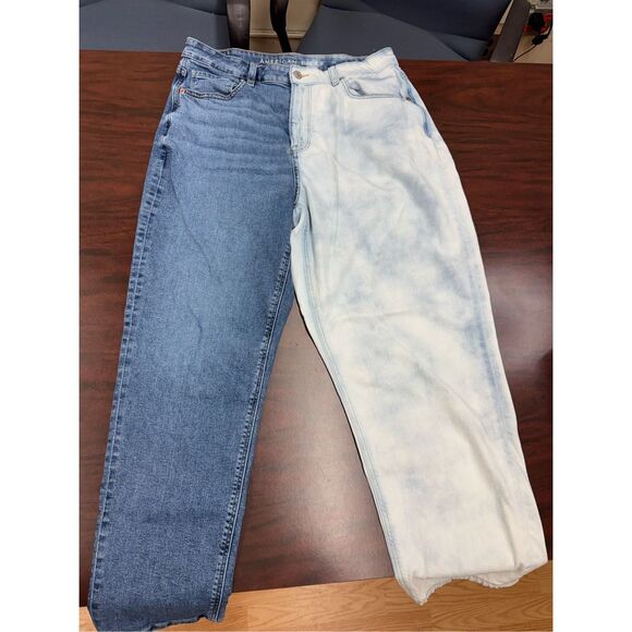 American Eagle Stretch Two Toned Denim Mom Jeans Size 12 - Picture 1 of 13